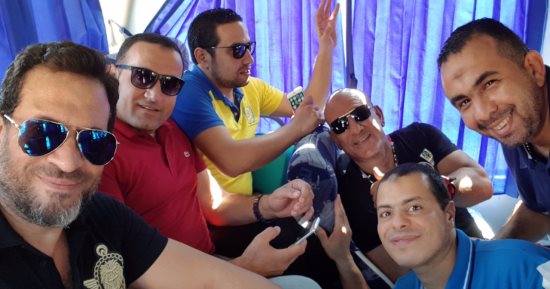 ماجد المصرى فى الأتوبيس متوجها إلى برج العرب لمتابعة مباراة مصر والكونغو