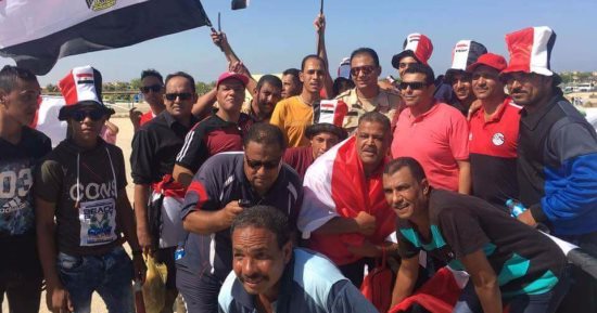 بالصور ..وفد من شباب الوادى الجديد يؤازر المنتخب أمام الكونغو