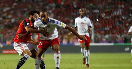 بالفيديو والصور.. صلاح يُهدد مرمى الكونغو بـ"تسديدة"