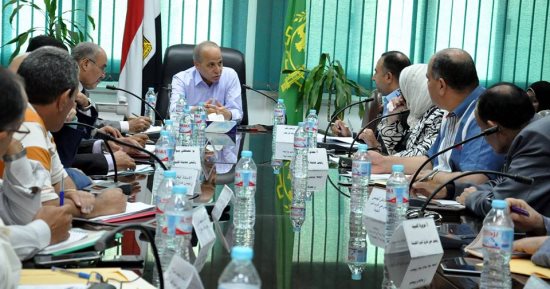 محافظ القليوبية يتابع خطة الغاز ورصف الطرق للعام المالى الحالى