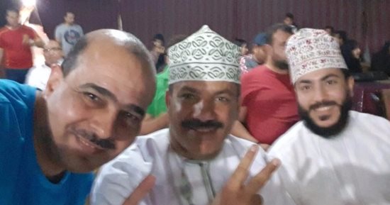 منتخب الشباب يشارك أبناء الجالية المصرية بمسقط فرحتهم بالتأهل للمونديال