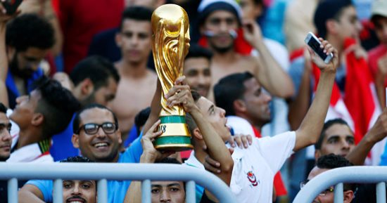 الصحف العربية والعالمية تحتفى بفوز منتخب مصر.. الرأى الكويتية: مصر تجدّد «العبور» فى أكتوبر.. البيان الإماراتية: السد العالى فى انتظار رقم قياسى بروسيا.. سى إن إن: الحلم يتحقق والفراعنة يتأهلون لكأس العالم
