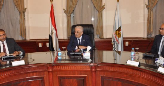 وزير التعليم يكرم الطلاب والباحثين الفائزين فى مجال البحث العلمى