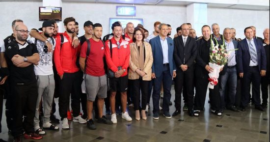 بالصور.. استقبال حافل لمنتخب تونس بعد اقتراب حلم كأس العالم
