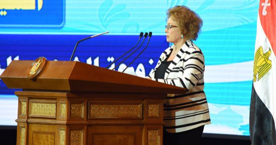 بالصور.. جيهان السادات: السيسي يخوض حربا أخرى فى سيناء لاستعادتها من الإرهاب