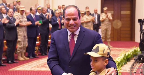 بالصور.. الرئيس السيسي يغادر مركز المؤتمرات بعد حضور الندوة التثقيفية للقوات المسلحة