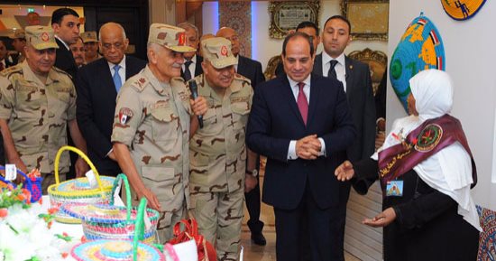 الرئيس السيسي يتفقد مركز المؤتمرات الجديد ومعرض المحاربين القدماء