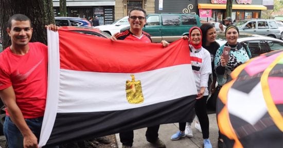 بالفيديو والصور.. فرحة الجالية المصرية فى الولايات المتحدة بفوز "الفراعنة" وتأهله لكأس العالم.. أحد أبناء الجالية: أمريكا هايصة بفرحة المونديال واستقبلنا الفوز بالزغاريد.. والشرطة الأمريكية تؤمن الاحتفالات