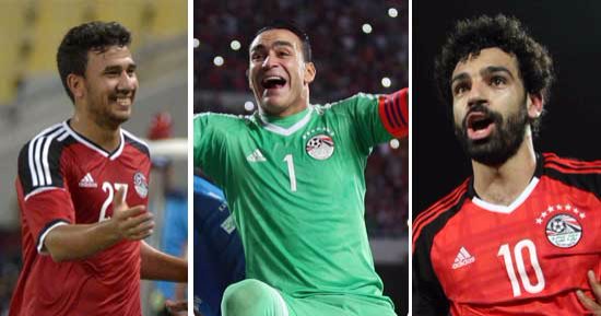 بالفيديو والصور.. كيف احتفلت أسر لاعبى المنتخب بالتأهل لمونديال روسيا.. والدة محمد صلاح تبكى فرحا أمام أهل قريتها بهدفى نجلها.. ووالد المحمدى يفقد وعيه.. و أم الحضرى : دعيت لهم كلهم وانا بتفرج "ع القهوة"