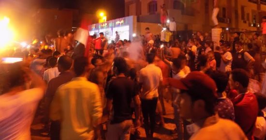 أهالى جنوب سيناء يحتفلون بتأهل المنتخب الوطنى لكأس العالم بالأعلام والدراجات