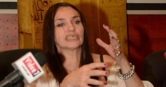  الفرنسية دال: لا أهتم بالسياسة ولم أخش حضورى مصر رغم ما يتردد عن الإرهاب