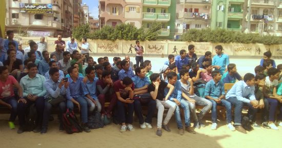 مدرس عربى واحد فى مدرسة الشهيد دياب ببنى سويف ومطالب بتدخل الوزارة