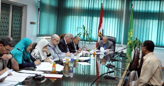 محافظ القليوبية يجتمع باللجنة العليا للقيادات لإختيار نواب  رؤساء المدن