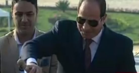 الرئيس السيسي يضع حجر أساس المرحلة الأولى بالعاصمة الإدارية الجديدة