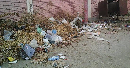 شكوى من تراكم القمامة بمساكن الرى فى المحمودية بالبحيرة