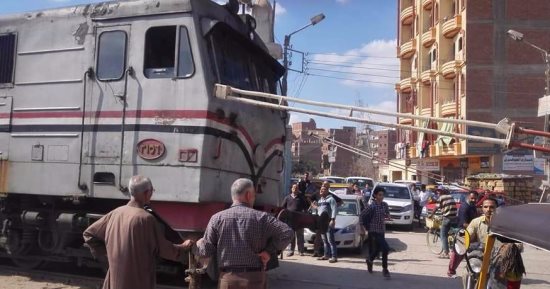 السكة الحديد: تأخر قطارين لعطل سيارة نقل على مزلقان بخط القاهرة - المناشى
