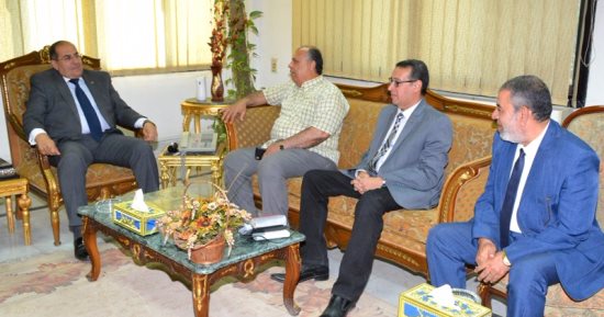 محافظ سوهاج: ننسق مع وزارة الرى لمتابعة مخرات السيول والمصارف