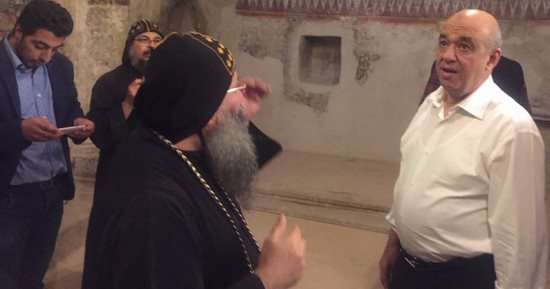 وزير السياحة يطالب بتطوير الأديرة الموجودة بمسار رحلة العائلة المقدسة