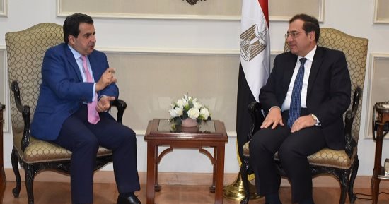 وزير البترول يجرى جلسة مباحثات مع رئيس شركة "ابيكورب" حول مشروعاتها بمصر