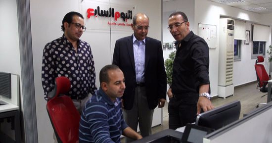 بالصور.. الإعلامى محمد مصطفى شردى فى زيارة لـ"اليوم السابع"