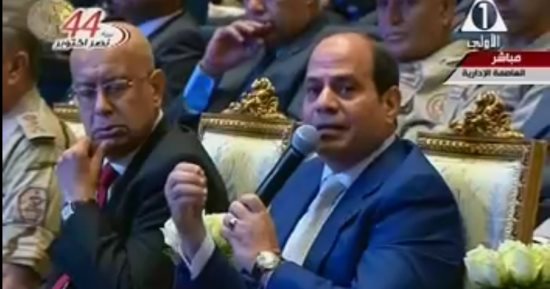 السيسى يصل القاعدة البحرية بالإسكندرية لحضور مناورة "ذات الصوارى 2017"