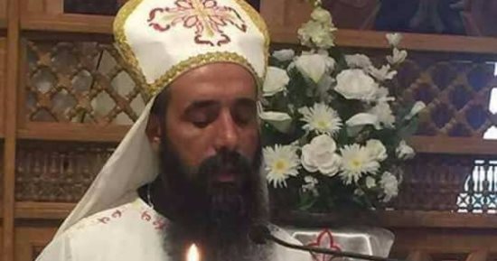 بعد 5 أيام من الحادث.. إحالة قاتل القس "سمعان" للجنايات..  والشهود: المتهم ليس مجنوناً ولكنه يصف الأقباط بـ"الكفار".. وصديقه  كان يشرب الخمر والمخدرات وفجأة تحول إلى التشدد وحاول حرق والديه دخل منزلهم