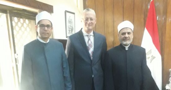 سفير مصر بالهند يستقبل أعضاء منظمة خريجى الأزهر بمؤتمر السلام والتعايش