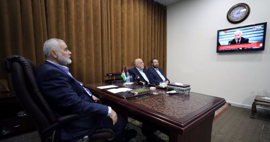 "حماس" تدين خطاب أبو مازن وتدعو لانتخابات رئاسية وتشريعية 