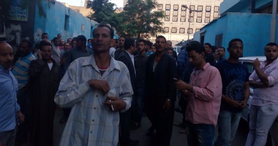 بالصور.. لحظة خروج جثمان كاهن المرج من مشرحة زينهم