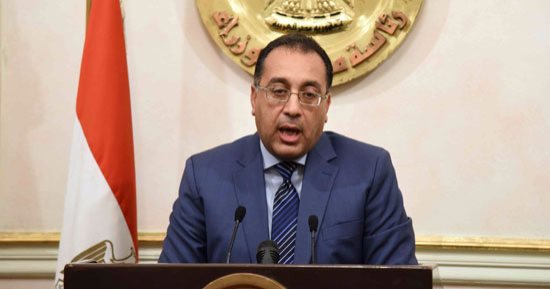 الحكومة تؤكد على أهمية إحكام السيطرة على جميع المنافذ لمواجهة التهريب