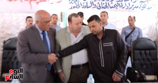 بالصور.. أمن البحيرة ينهى خصومة ثأرية بين أفراد عائلة بمركز الرحمانية