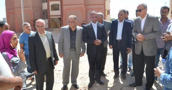 محافظ قنا يتفقد عمارات الإسكان الاجتماعى بمدينتى نقادة وقوص