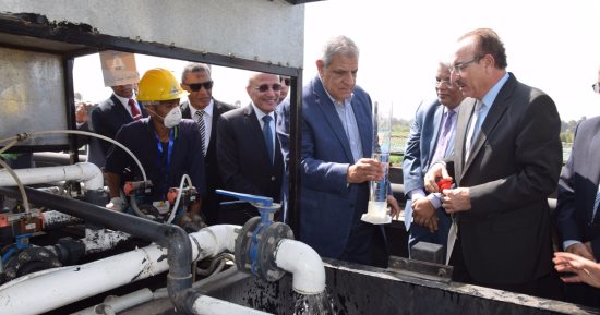 بالصور .. ماذا فعل المحافظ للتخلص من مشكلة الصرف الصحى فى بنى سويف 