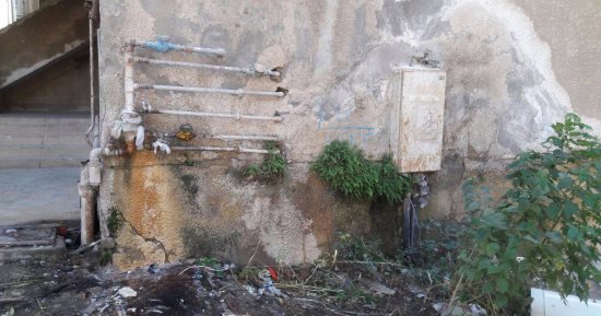 كارثة بالصور.. الإهمال يقتل "سباك" صعقًا بالكهرباء فى أكتوبر