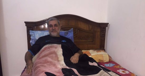 بالصور.. مشجع أصيب بـ"جلطة" خلال مباراة مصر والكونغو: أتمنى السفر لروسيا