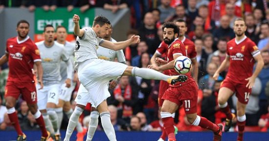 بالفيديو.. محمد صلاح يواصل تهديد مرمى مانشستر يونايتد فى الشوط الثانى