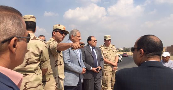 بالصور.. وزير الآثار ومحلب يتفقدان مشروعى هضبة الهرم والمتحف الكبير