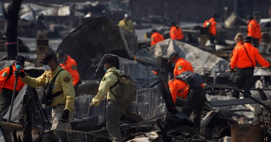بالصور.. ارتفاع حصيلة ضحايا الحرائق فى ولاية كاليفورنيا لـ33 قتيلا