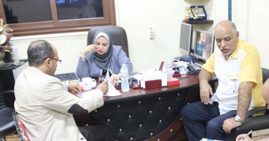 بالصور.. النائبة سولاف درويش تشارك المواطنين توقيع استمارة "علشان تبنيها"