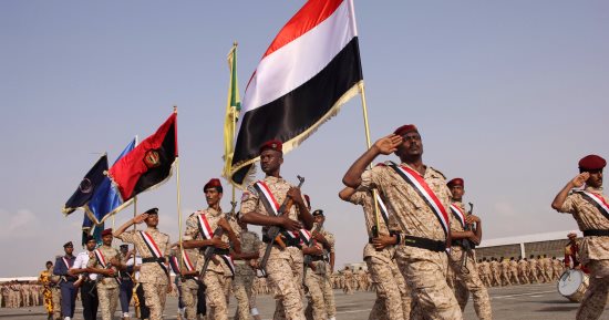 مطار عدن يستقبل أولى رحلات الطيران التجارية منذ إغلاق موانئ اليمن