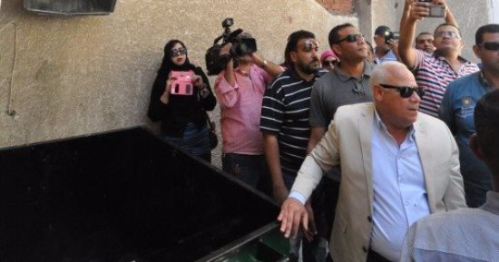 بالصور.. محافظ بورسعيد يتفقد نموذجا جديدا لمنظومة النظافة