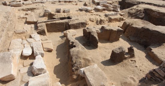 اكتشاف بقايا معبد للملك رمسيس الثانى  بـ أبو صير جنوب الجيزة