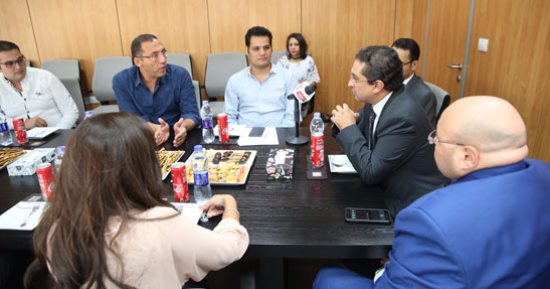 بالصور.. مؤسسو حملة "علشان تبنيها" فى ندوة بـ"اليوم السابع"