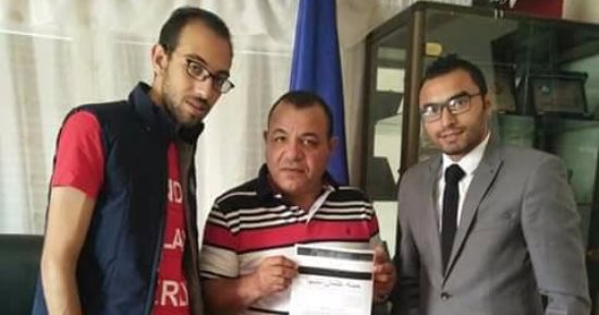 مدير "شباب ورياضة دمياط" يوقع على استمارة "علشان تبنيها" لدعم ترشح السيسي