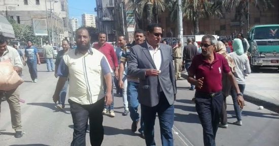 حملة لإزالة الإشغالات فى مينا البصل بالإسكندرية