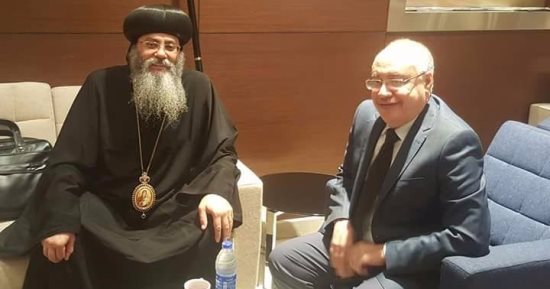مطران القدس والشرق الأدنى يصل القاهرة قادما من بيروت