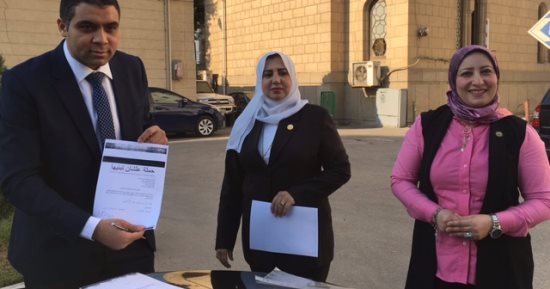 بالصور.. النواب شريف الوردانى وإيمان خضر وهيام حلاوة يوقعون "علشان تبنيها"