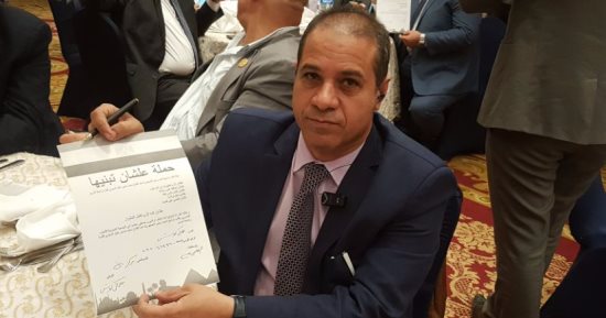 النائب جمال كوش يوقع على استمارة "علشان تبنيها" لترشيح السيسى لفترة ثانية