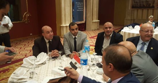 النائب علاء والى يوقع على استمارة "علشان تبنيها" لترشيح السيسى لفترة ثانية
