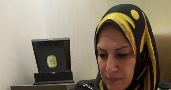 النائبة نوسيلة أبو العمرو توقع على استمارة "علشان تبنيها" لدعم الرئيس